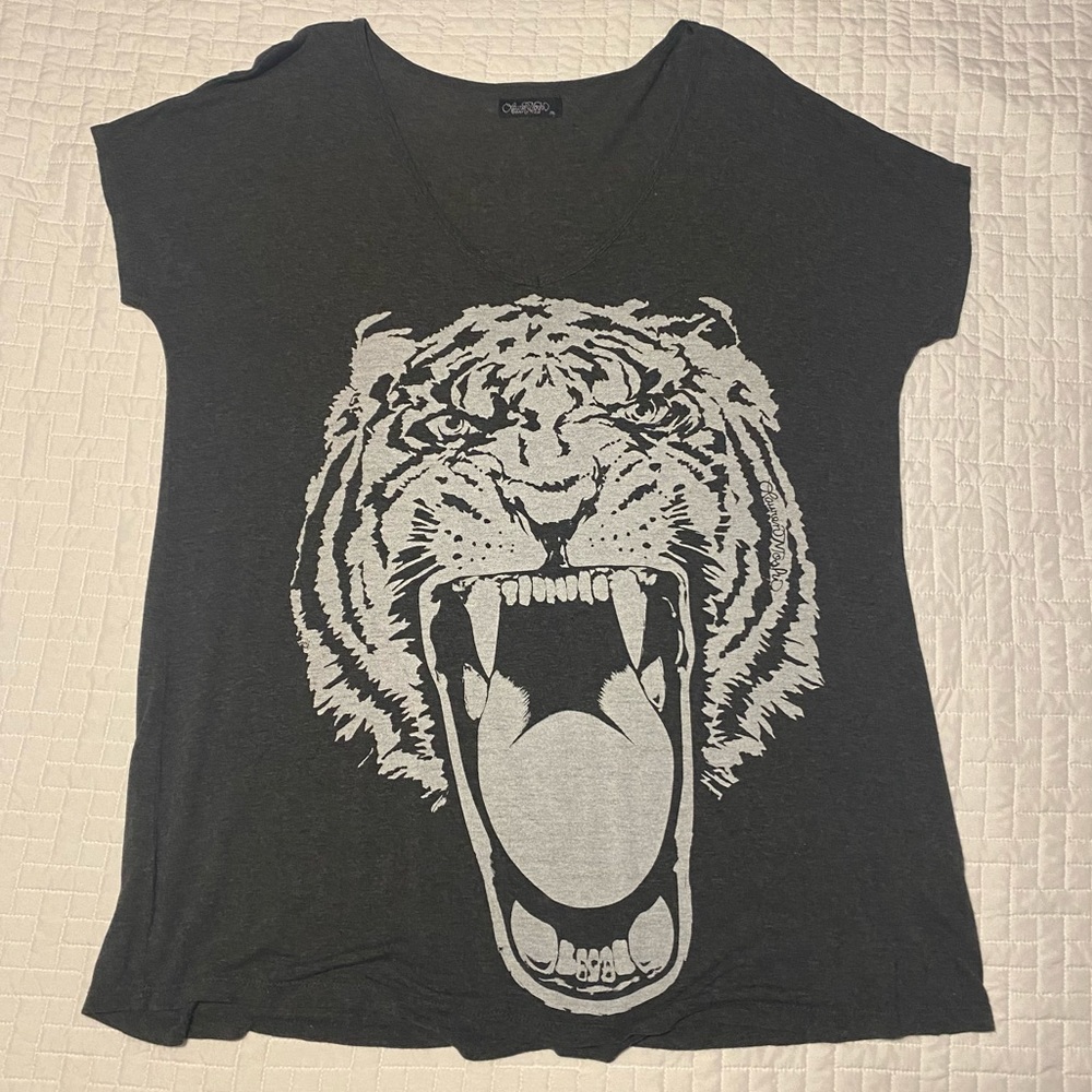 Lauren Moshi tiger T-shirt.  Size Medium.